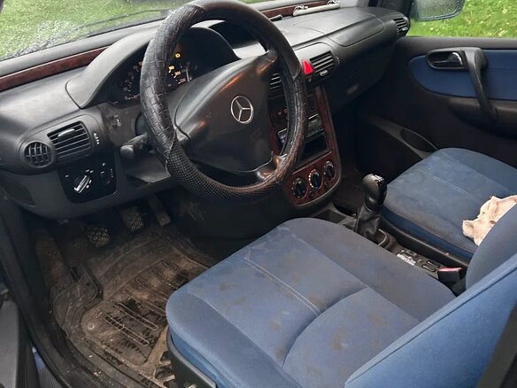 2002 Mercedes-Benz Vaneo, синий, 300000 рублей - вид 4