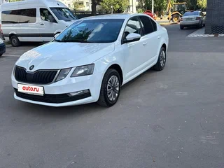 2018 Skoda Octavia III (A7) Рестайлинг, белый, 850000 рублей, вид 2