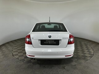 2012 Skoda Octavia II (A5) Рестайлинг, белый, 730000 рублей, вид 3
