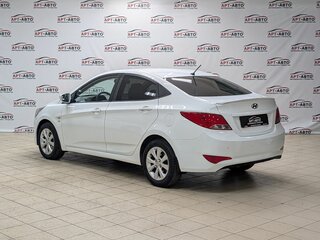 2014 Hyundai Solaris I Рестайлинг, белый, 999000 рублей, вид 4