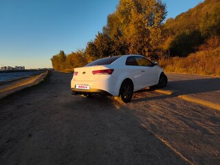 2010 Kia Cerato Koup II, белый, 450000 рублей, вид 5