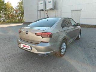 2021 Volkswagen Polo VI, бежевый, 1840000 рублей, вид 4