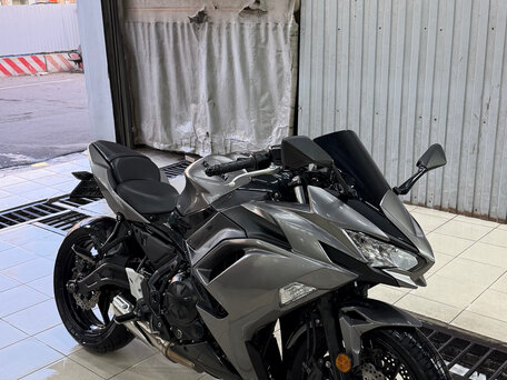 2021 Kawasaki Ninja 650, чёрный, 780000 рублей, вид 5
