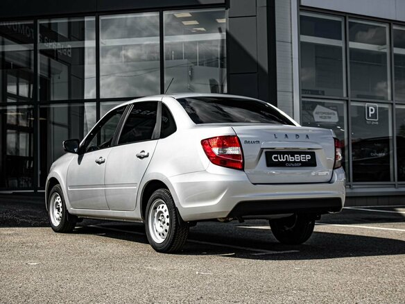 2026 Lada (ВАЗ) Granta I Рестайлинг, серебристый, 1121000 рублей - вид 7