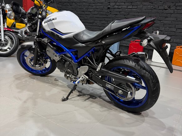 2019 Suzuki SV 650, белый, 535000 рублей - вид 2