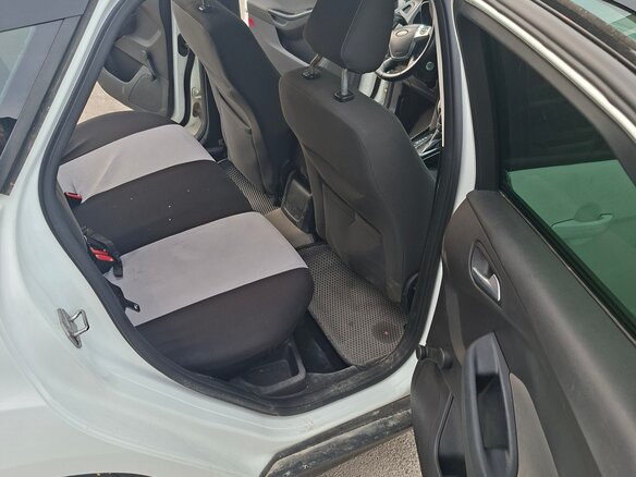 2011 Ford Focus III, белый - вид 18