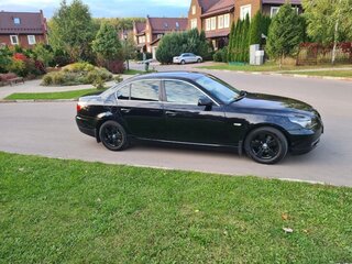 2009 BMW 5 серии 525i V (E60/E61) Рестайлинг, чёрный, 2200000 рублей, вид 4