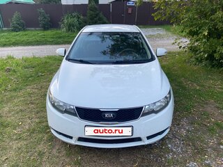 2010 Kia Cerato 5-speed II, белый, 700000 рублей, вид 1