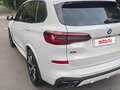 2020 BMW X5 M50i IV (G05/G18), белый, 7100000 рублей - вид 4