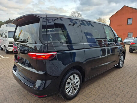 2022 Volkswagen Multivan T7, чёрный, 4180000 рублей, вид 2