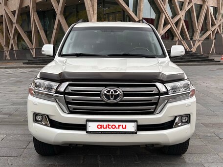 2019 Toyota Land Cruiser 200 Series Рестайлинг 2, белый, 9200000 рублей, вид 2