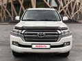 2019 Toyota Land Cruiser 200 Series Рестайлинг 2, белый, 9200000 рублей - вид 1