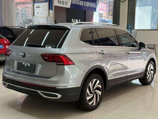 2022 Volkswagen Tiguan L II Рестайлинг (China Market), серебристый, 1965000 рублей, вид 4