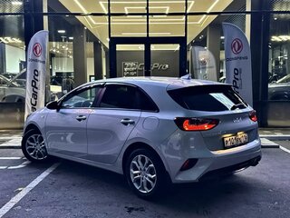 2022 Kia Ceed III Рестайлинг, серебристый, 2100000 рублей, вид 4