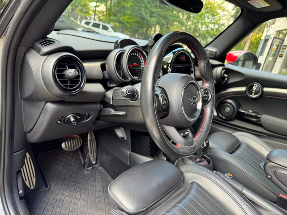 2019 Mini Hatch JCW III (F55/F56) Рестайлинг, серебристый, 3520000 рублей - вид 7