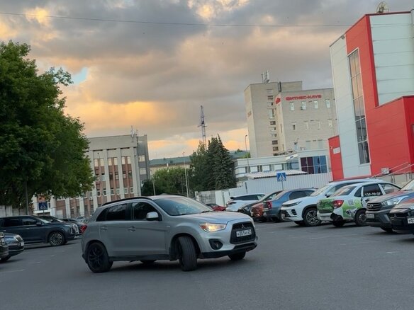 2012 Mitsubishi ASX I Рестайлинг, серебристый, 1150000 рублей - вид 3