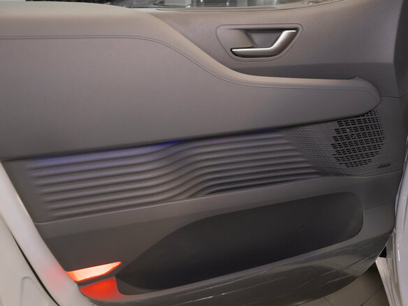 2025 Hyundai Staria I, белый - вид 16