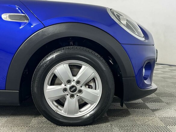 2020 Mini Hatch Cooper III (F55/F56) Рестайлинг, синий, 1899000 рублей - вид 6