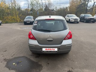2013 Nissan Tiida I Рестайлинг, серебристый, 550000 рублей, вид 4