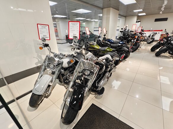 2025 Harley-Davidson Fat Boy, синий, 3300000 рублей - вид 23
