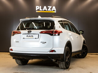 2018 Toyota RAV4 IV (XA40) Рестайлинг, белый, 2205000 рублей, вид 3
