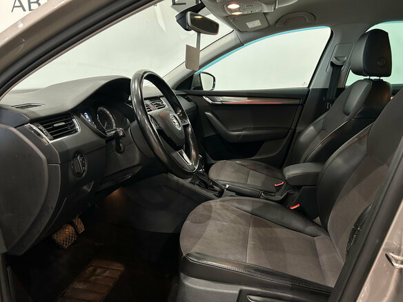 2018 Skoda Octavia III (A7) Рестайлинг, бежевый, 1709000 рублей - вид 12