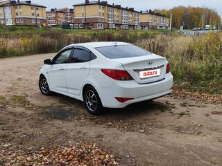 2015 Hyundai Solaris I Рестайлинг, белый, 1080000 рублей, вид 5