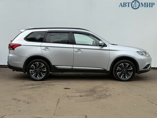 2021 Mitsubishi Outlander III Рестайлинг 3, серый, 1890000 рублей, вид 4