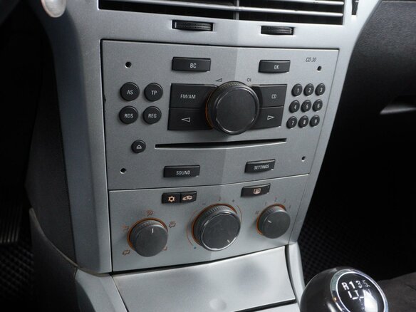 2010 Opel Astra H Рестайлинг, серебристый, 399000 рублей - вид 11