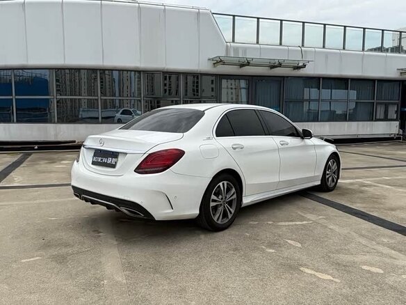 2019 Mercedes-Benz C-Класс 180 IV (W205) Рестайлинг, белый, 2100000 рублей - вид 4