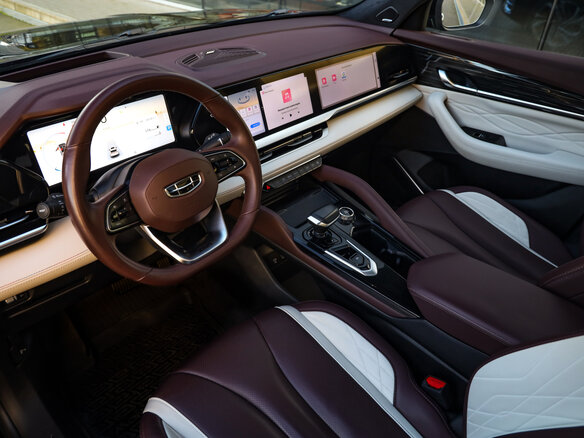2023 Geely Monjaro I, чёрный, 3099777 рублей - вид 10