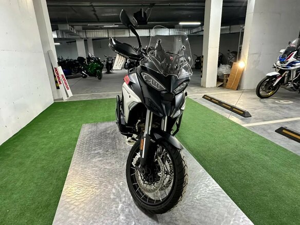 2024 Ducati Multistrada V4, чёрный, 2350000 рублей - вид 3