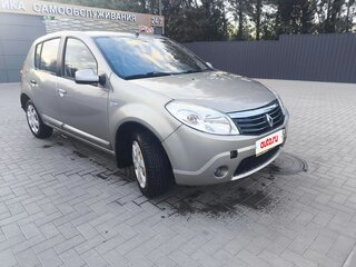 2010 Renault Sandero I, бежевый, 480000 рублей, вид 1