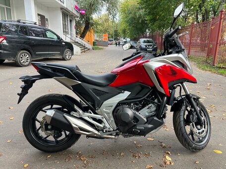 2021 Honda NC 750X, красный, 899000 рублей, вид 5