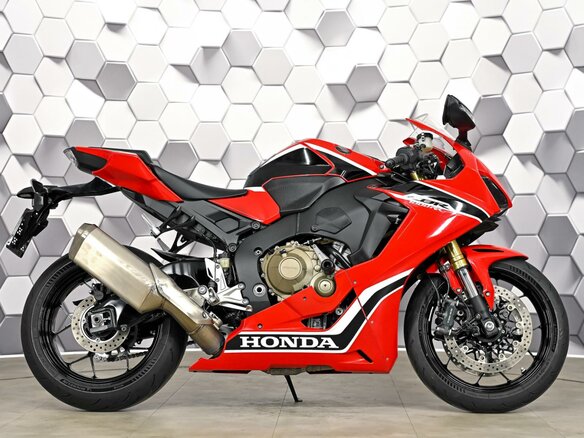 2017 Honda CBR 1000 RR/RA Fireblade, красный, 1377000 рублей - вид 2