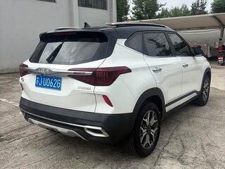 2022 Kia KX3, белый, 1670088 рублей, вид 3