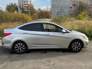 2011 Hyundai Solaris I, серебристый, 750000 рублей, вид 3
