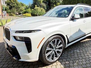 2023 BMW X7 40i I (G07) Рестайлинг, белый, 12100000 рублей, вид 1
