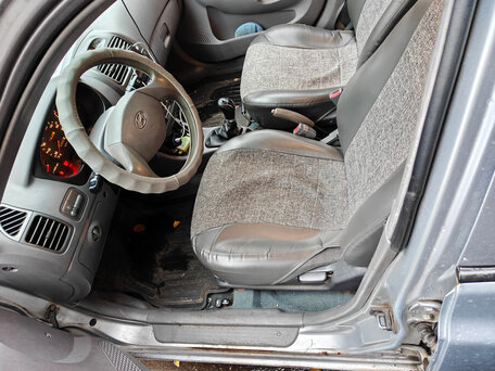 2008 Hyundai Accent ТагАЗ II, серебристый, 300000 рублей, вид 5