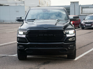 2023 Ram 1500 Crew Cab eTorque V, чёрный, 8722890 рублей, вид 3