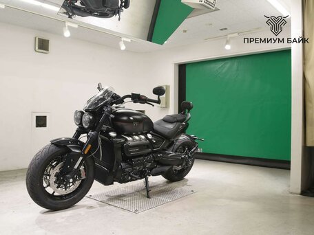 2025 Triumph Rocket 3, чёрный, 3299000 рублей, вид 4