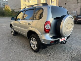 2014 Chevrolet Niva I Рестайлинг, серебристый, 678000 рублей, вид 4