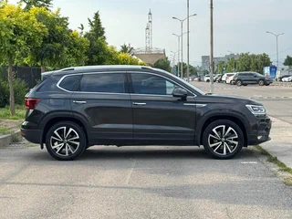 2022 Volkswagen Tharu I, чёрный, 1900000 рублей, вид 4