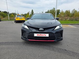 2022 Toyota Camry VIII (XV70) Рестайлинг, чёрный, 4490000 рублей, вид 2