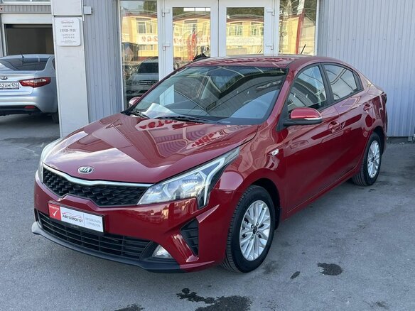 2020 Kia Rio IV Рестайлинг, красный, 1579000 рублей - вид 2