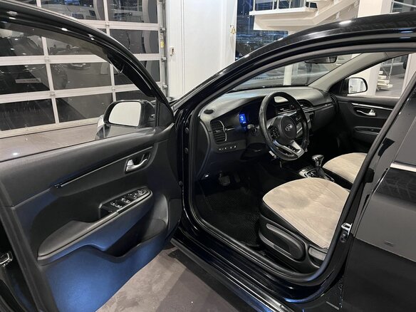 2018 Kia Rio IV, чёрный, 1095000 рублей - вид 20