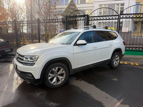 2018 Volkswagen Teramont I, белый, 2850000 рублей, вид 2