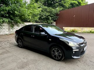 2018 Kia Rio IV, чёрный, 1050000 рублей, вид 2