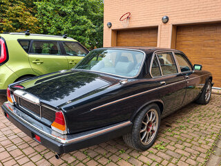 1982 Jaguar XJ I (Series 3), зелёный, 2000000 рублей, вид 1