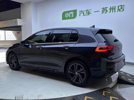 2023 Volkswagen Golf VIII, белый, 1600000 рублей, вид 5